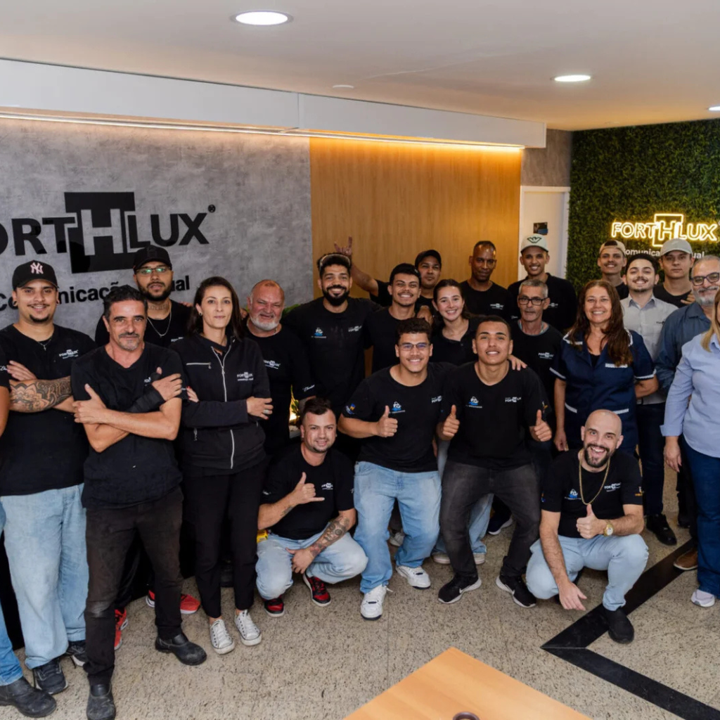 Forthlux — Empresa de Comunicação Visual em Itaquaquecetuba
