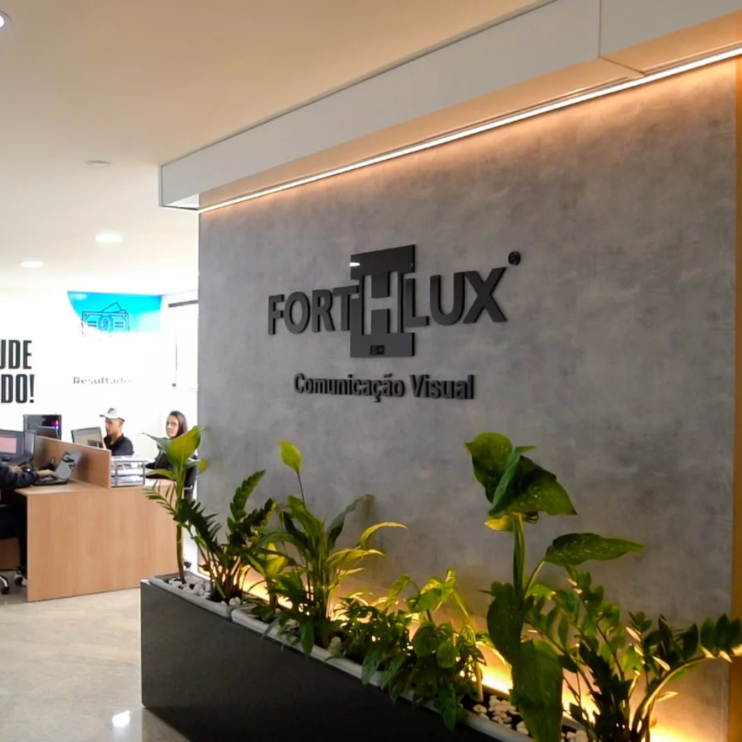 Forthlux Comunicação Visual em Itaquaquecetuba — Recepção e showroom