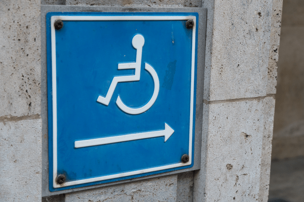 Piso tátil e soluções de acessibilidade NBR 9050